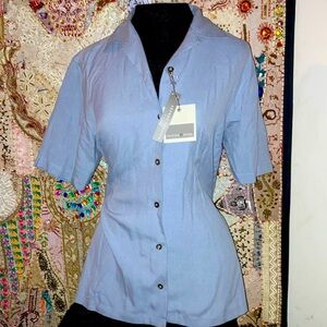 100% Silk short sleeve textured blouse 6 buttoned closure